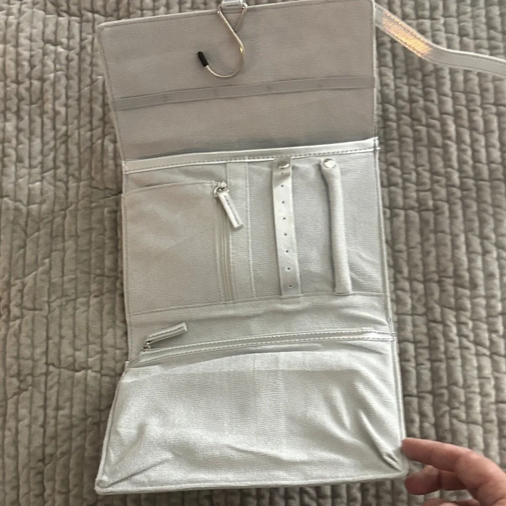 Stylish Silver Wallet with Ring Detail